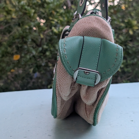 GUESS Green and Tan Women's Bag - Picture 3 of 17